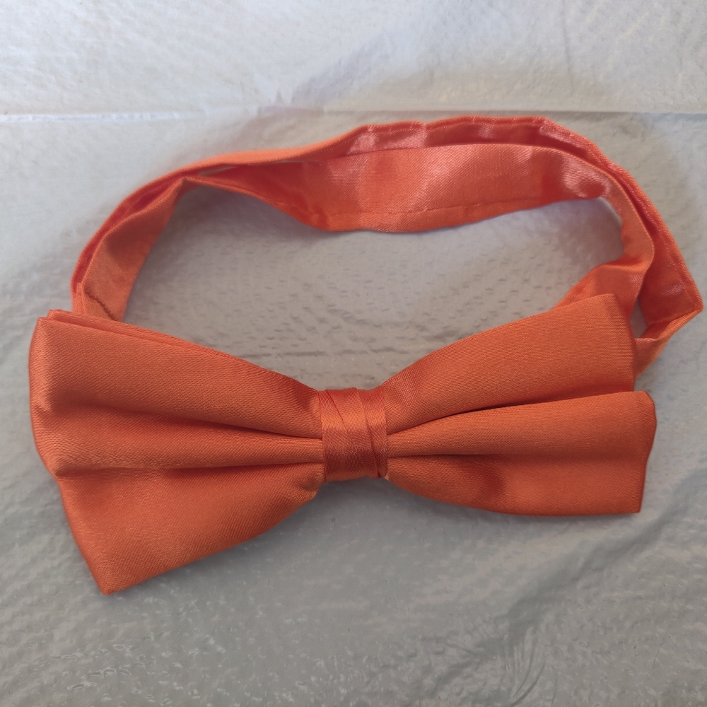 Bow tie